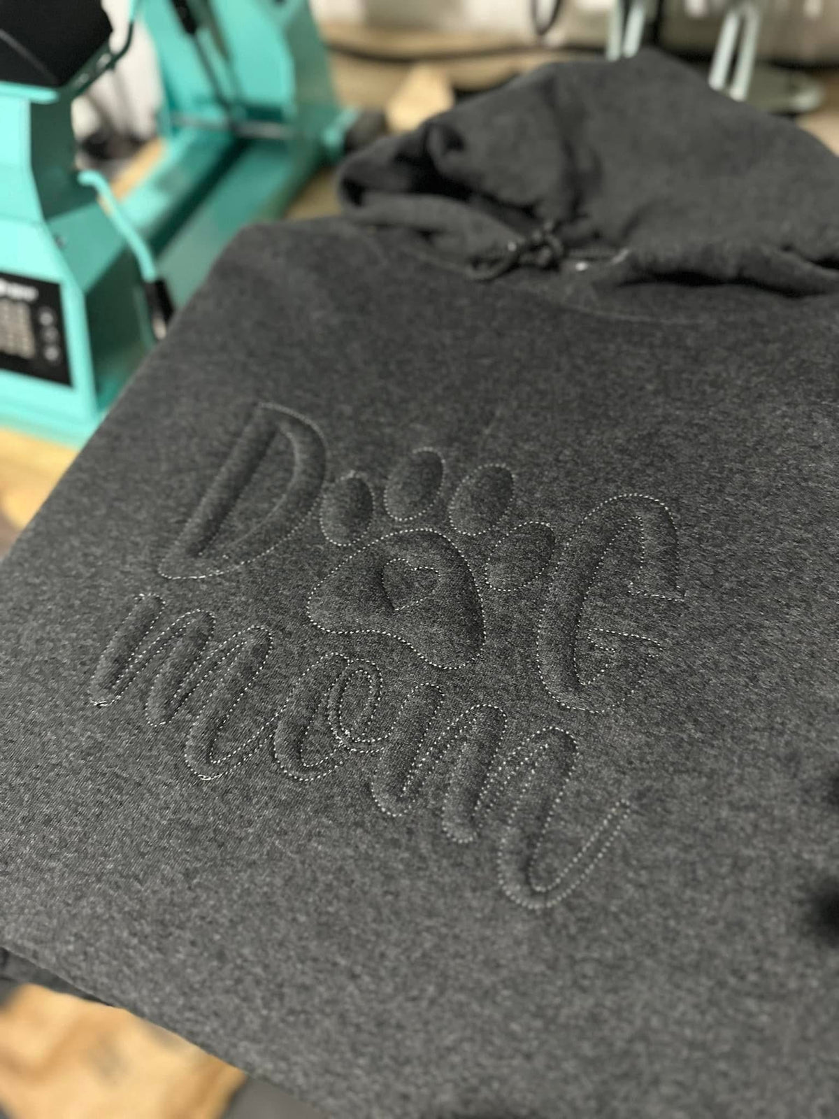 Dog Mom | Embroidery | Puff Embroidery